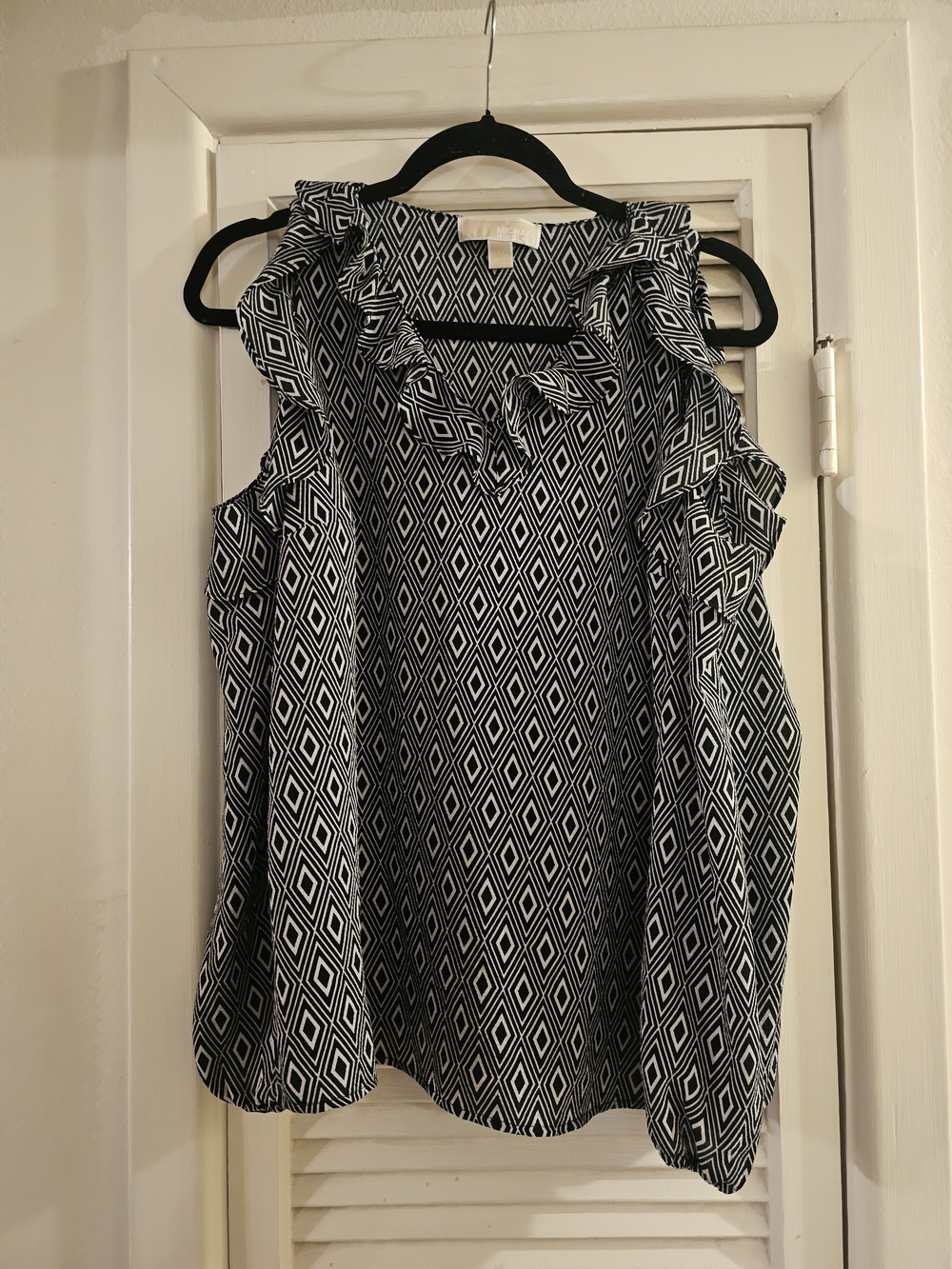 3/$13 Michael Kors Black & White Geometric Ruffle Cold Shoulder Top